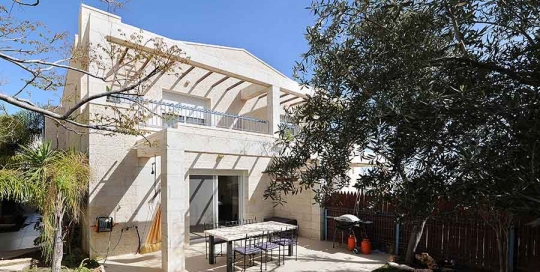 עיצוב בית פרטי מעלה אדומים